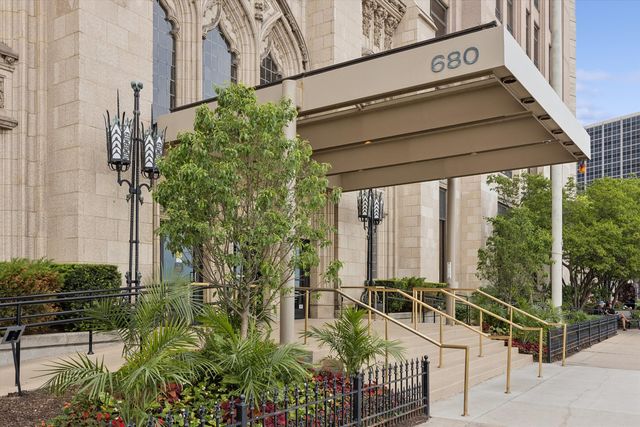 680 N Lake Shore Drive 221, Chicago, IL 60611