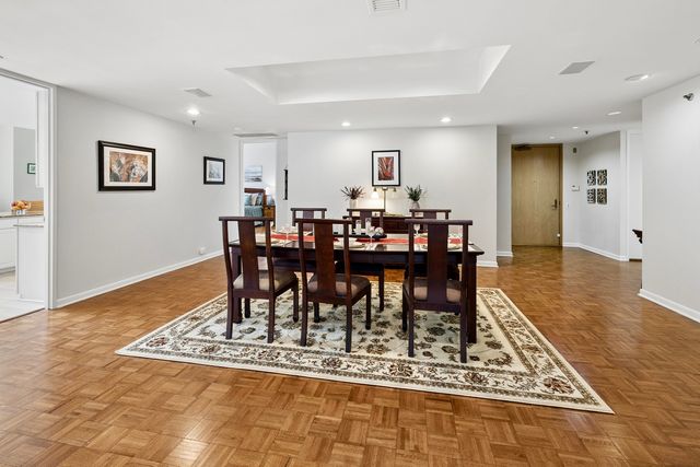 680 N Lake Shore Drive 221, Chicago, IL 60611