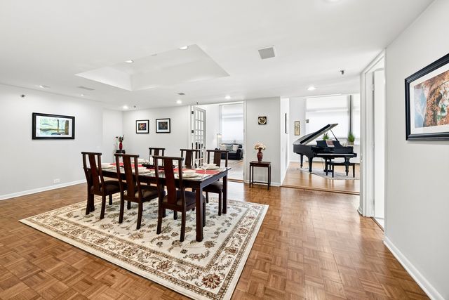 680 N Lake Shore Drive 221, Chicago, IL 60611