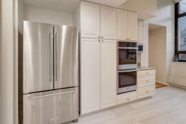 680 N Lake Shore Drive 221, Chicago, IL 60611