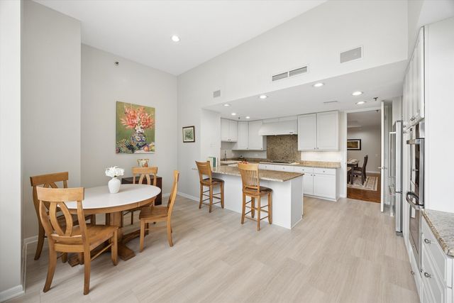 680 N Lake Shore Drive 221, Chicago, IL 60611
