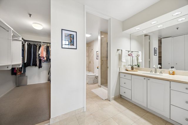680 N Lake Shore Drive 221, Chicago, IL 60611