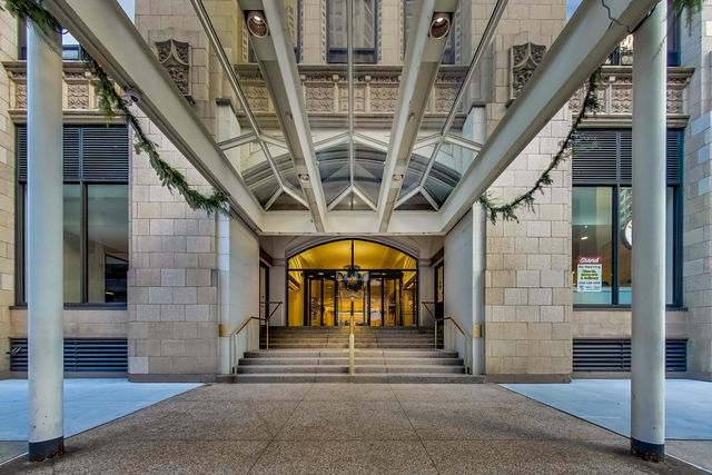 680 N Lake Shore Drive 221, Chicago, IL 60611