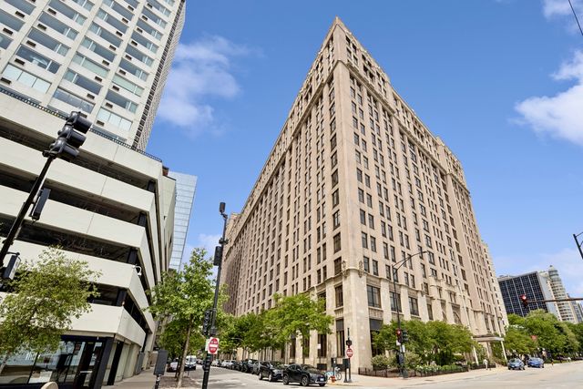 680 N Lake Shore Drive 221, Chicago, IL 60611