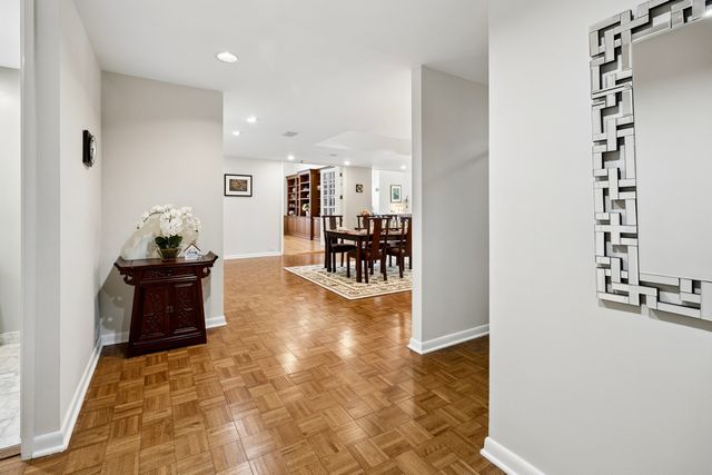 680 N Lake Shore Drive 221, Chicago, IL 60611