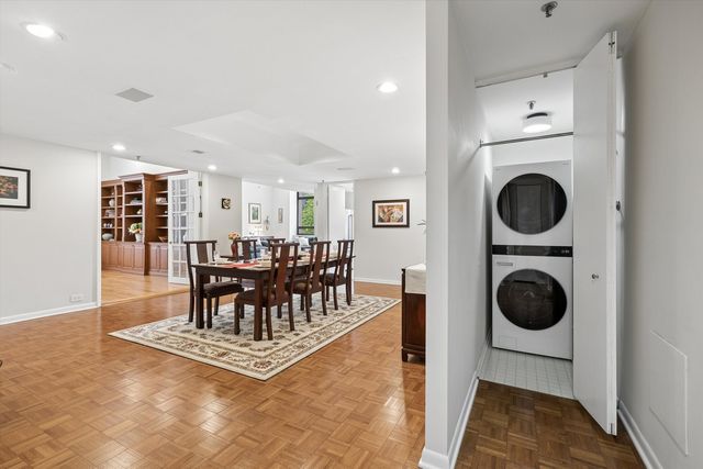 680 N Lake Shore Drive 221, Chicago, IL 60611