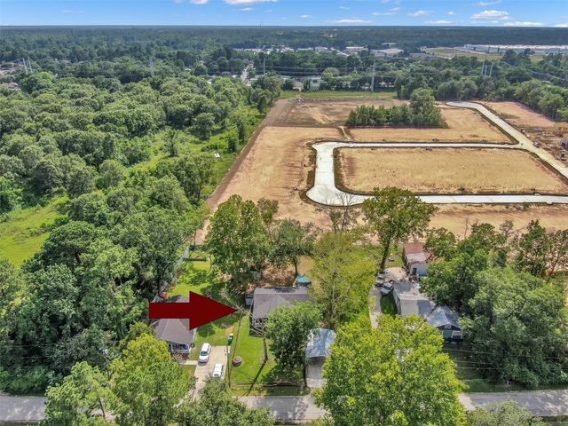 216 S Magnolia Drive, Conroe, TX 77301