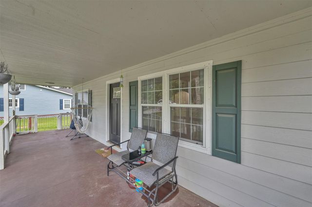 216 S Magnolia Drive, Conroe, TX 77301