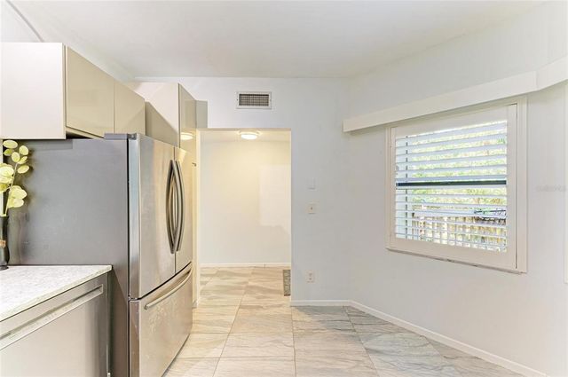 5395 LAKE ARROWHEAD TRAIL 24, Sarasota, FL 34231