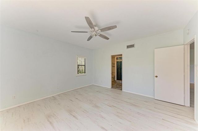 5395 LAKE ARROWHEAD TRAIL 24, Sarasota, FL 34231
