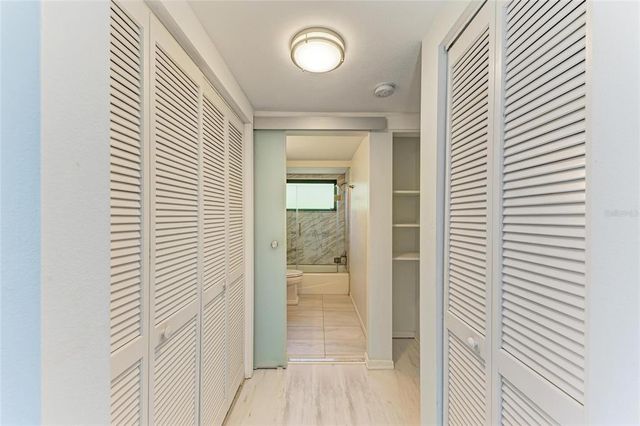 5395 LAKE ARROWHEAD TRAIL 24, Sarasota, FL 34231