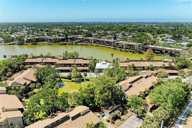 5395 LAKE ARROWHEAD TRAIL 24, Sarasota, FL 34231