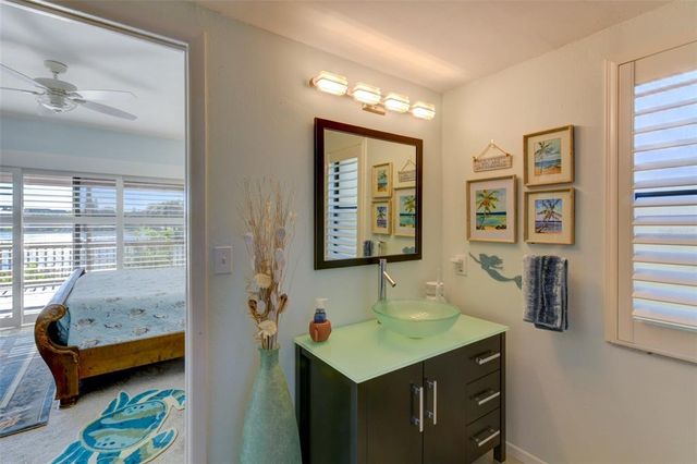 5395 LAKE ARROWHEAD TRAIL 24, Sarasota, FL 34231