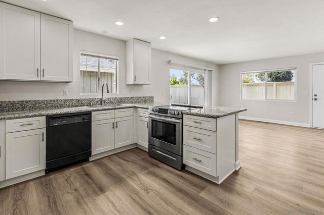 1809 Eastwood, Encinitas, CA 92024