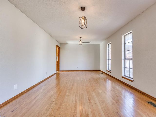 7230 NW 115th Street, Oklahoma City, OK 73162