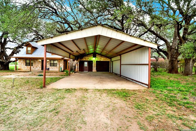 360 HORTON RD, Poteet, TX 78065