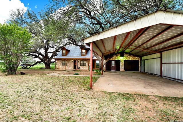 360 HORTON RD, Poteet, TX 78065