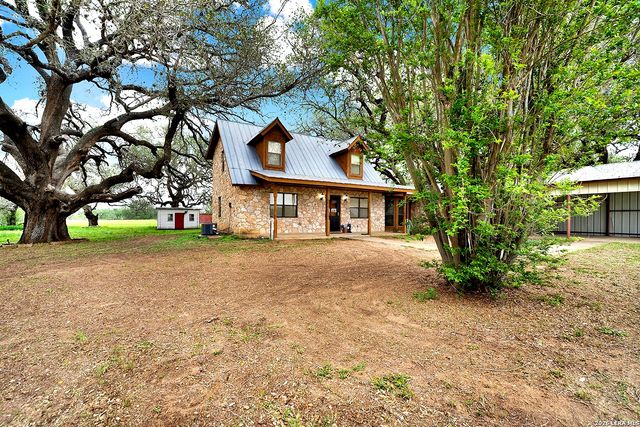 360 HORTON RD, Poteet, TX 78065