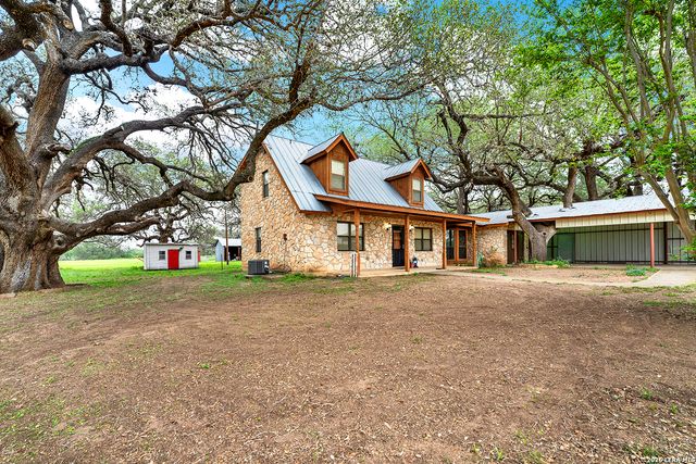 360 HORTON RD, Poteet, TX 78065
