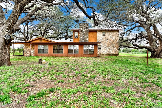 360 HORTON RD, Poteet, TX 78065