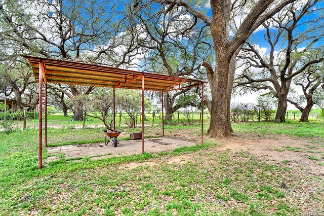 360 HORTON RD, Poteet, TX 78065