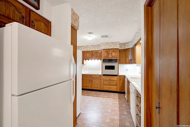 360 HORTON RD, Poteet, TX 78065