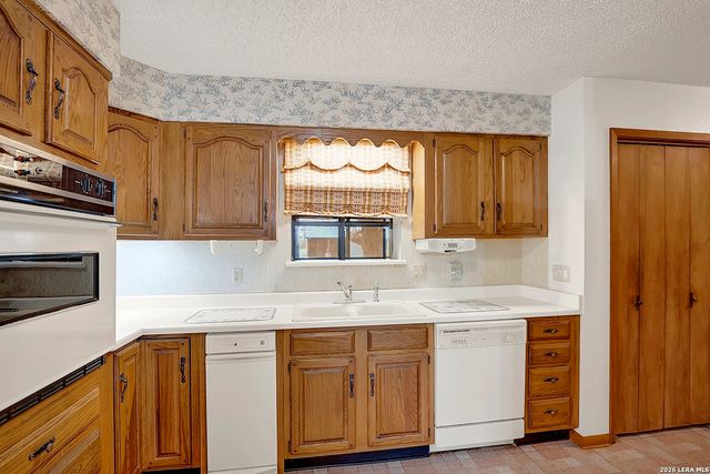 360 HORTON RD, Poteet, TX 78065