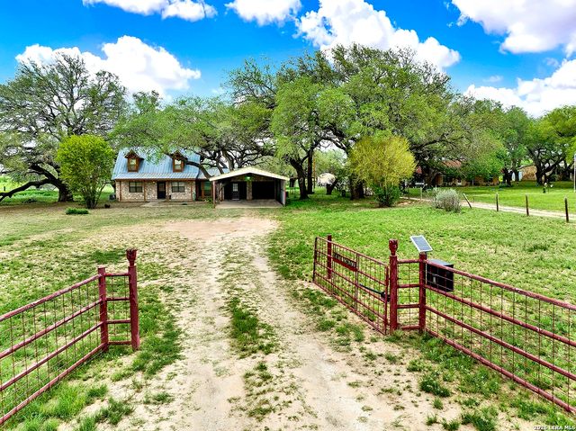 360 HORTON RD, Poteet, TX 78065