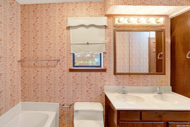 360 HORTON RD, Poteet, TX 78065