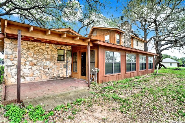 360 HORTON RD, Poteet, TX 78065