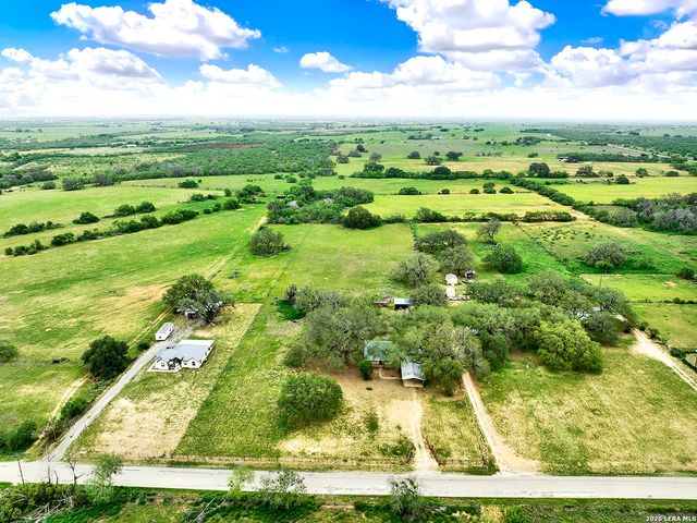 360 HORTON RD, Poteet, TX 78065