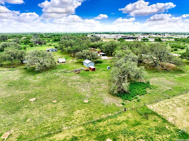 360 HORTON RD, Poteet, TX 78065
