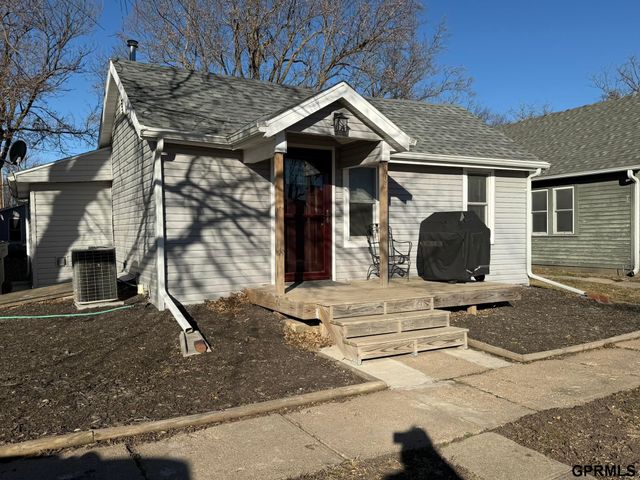 909 Fulton Avenue, Dorchester, NE 68343