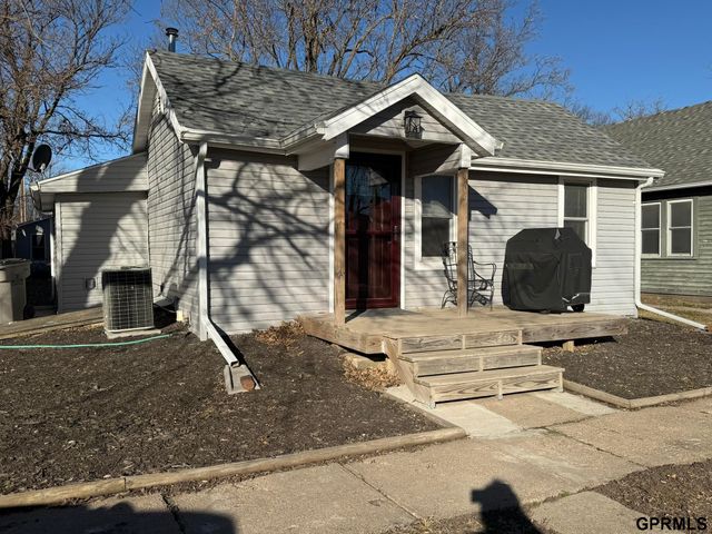 909 Fulton Avenue, Dorchester, NE 68343