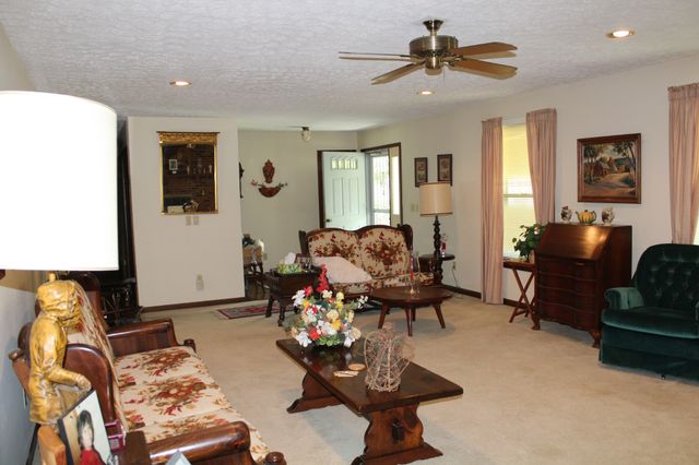 2134 Williamsburg Cir, Cookeville, TN 38506