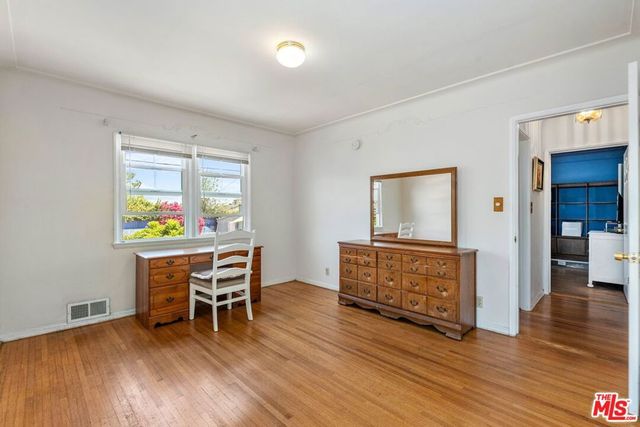 7912 Naylor Avenue, Los Angeles, CA 90045