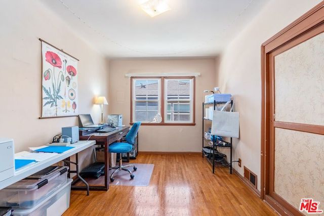7912 Naylor Avenue, Los Angeles, CA 90045