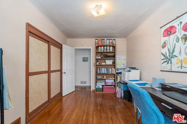 7912 Naylor Avenue, Los Angeles, CA 90045