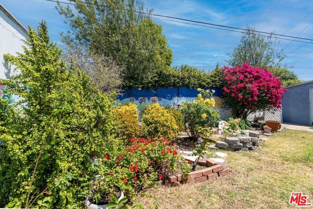 7912 Naylor Avenue, Los Angeles, CA 90045