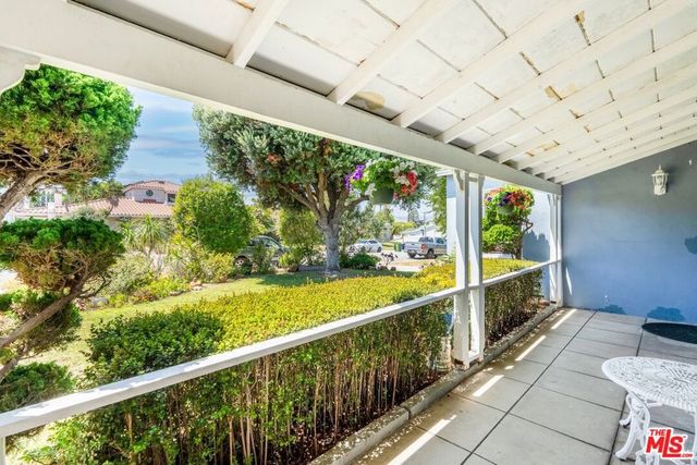 7912 Naylor Avenue, Los Angeles, CA 90045