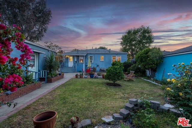 7912 Naylor Avenue, Los Angeles, CA 90045