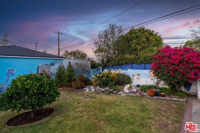 7912 Naylor Avenue, Los Angeles, CA 90045