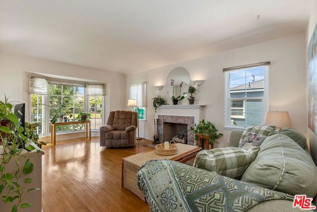7912 Naylor Avenue, Los Angeles, CA 90045