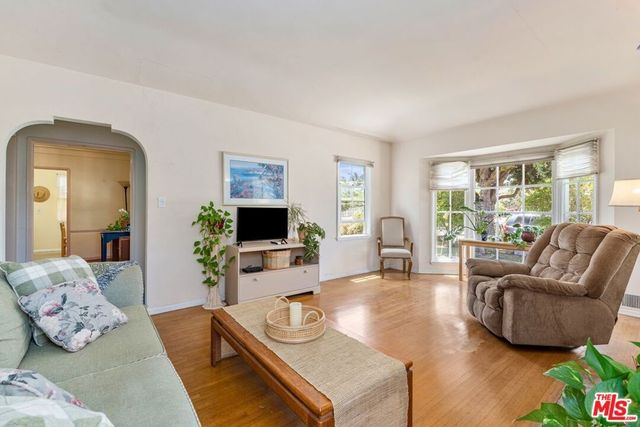 7912 Naylor Avenue, Los Angeles, CA 90045