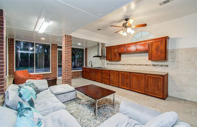 7211 Cambridge Cove Circle, Missouri City, TX 77459