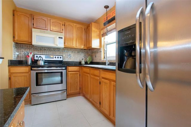 390 W 301 BOULEVARD W 2C, Bradenton, FL 34205