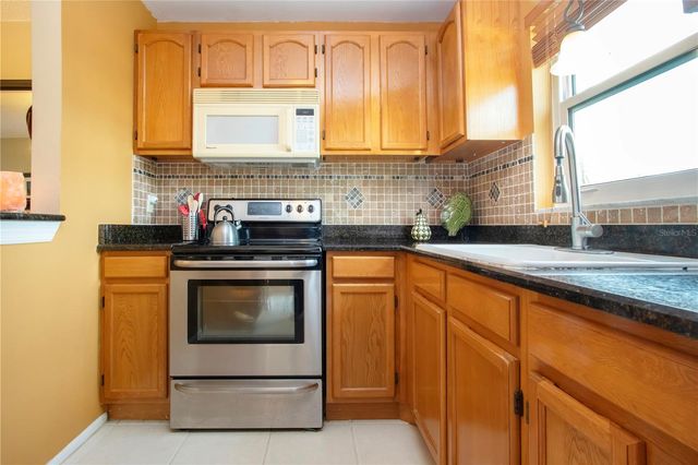 390 W 301 BOULEVARD W 2C, Bradenton, FL 34205