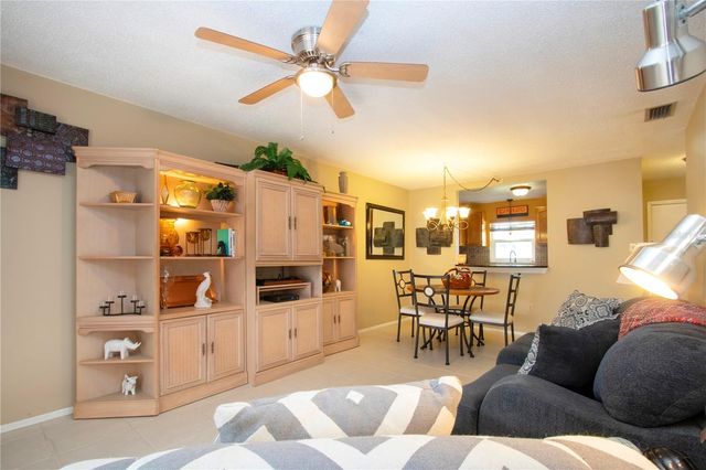 390 W 301 BOULEVARD W 2C, Bradenton, FL 34205