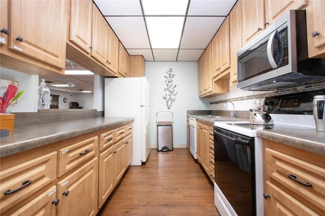 390 W 301 BOULEVARD W 2C, Bradenton, FL 34205