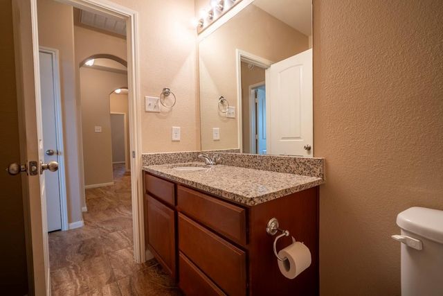 13874 Oak Manor Drive, Willis, TX 77318